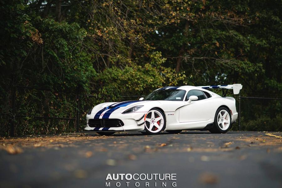  Dodge Viper GTS-R on HRE Classic Wheels (305M) 2017 года  (фото 1 из 4)